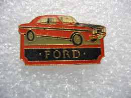 Pin's D'une Ancienne Voiture De La Marque FORD - Ford