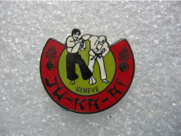 Pin's Du Club De Judo - Karaté - Aikido De La Ville De Genève En SUISSE. JU-KA-AI - Judo