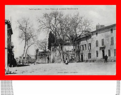 CPA (81)  LABRUGUIERE.  Place Thiers Et Ancienne Gendarmerie, Animé...S2370 - Labruguière