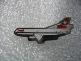 Pin's D'un Avion De La Compagnie Aérienne SWISSAIR - Avions