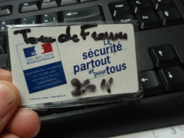 Magnet  " La Sécurité Partout Et Pour Tous " - Tour De France 2011.- Devenir Gendarme - Police & Gendarmerie
