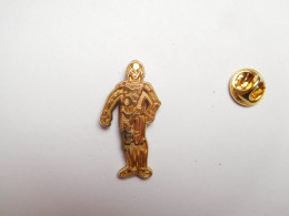 Beau Pin's En Relief , Disney , Personnage , Robot - Fumetti