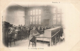 Pontoise * Le Collège , à L'étude * école écoliers Classe * Cpa Dos 1900 Précurseur - Pontoise