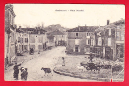 F-55-Gondrecourt-01P104  La Place Marché, Troupeau De Moutons, Animation, Cpa (état) - Gondrecourt Le Chateau