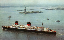 Bateau - Paquebot LIBERTE Entrant Dans Le Port De New York - Compagnie Générale Transatlantique - Passagiersschepen