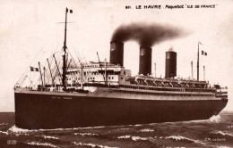 Le Havre - Le Paquebot ILE DE FRANCE - Bateau Transatlantique - Port