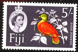 FIJI 1962 QE2 5s Parrot Mounted Mint SG 323 - Fiji (...-1970)