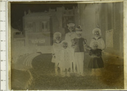 Plaque Photo En Verre. Le Petit Soldat Et Sa Troupe - Militaria Ou Déguisement ? - Diapositivas De Vidrio