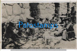 225283 PERU CUZCO COSTUMES NATIVE VENDIENDO PAPAS Y CEREALES CIRCULATED TO ARGENTINA  POSTAL POSTCARD - Perù