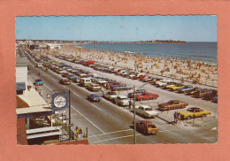 HAMPTON - USA - NEW HAMPSHIRE - OCEAN BOULEVARD BEACH AND SEA OLDTIMER US CARS AUTO AUTOMOBILES  - ECRITE - Altri & Non Classificati