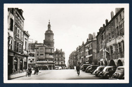 57. Thionville. Place Du Marché. Le Beffroi Et La Rue De Paris. 1950 - Thionville