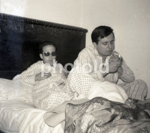 1963 MAN HOMME MEN BED AMATEUR 60/60mm NEGATIVE NOT PHOTO FOTO GAY INTEREST - Non Classificati