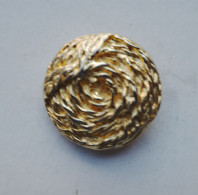 BOUTON -  Bouton Rond Métal Doré Style Haute Couture 1.5cm - Knopen