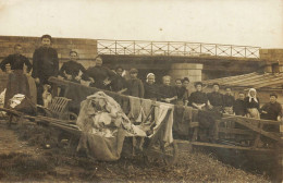 Métier Lavoir * Carte Photo Non Situer * Laveuses Lavandières Blanchisseuses - Autres & Non Classés