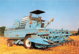 CPSM En Beauce-Mérouville-Jean Chauveau Moissonne Sur Sa BRAUD 700-RARE   L2723 - Tractors