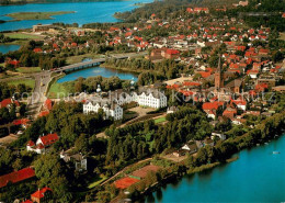 73687117 Ploen See Schloss Seenlandschaft Holsteinische Schweiz Fliegeraufnahme  - Plön