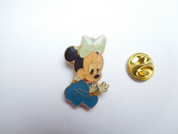 Beau Pin's , Disney , Minnie , Signé Arthus Bertrand Vertical - Disney