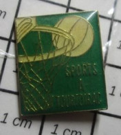 1616C Pin's Pins / Beau Et Rare / SPORTS / BASKET-BALL TOURTOIRAC DORDOGNE - Pallacanestro