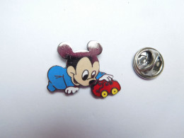 Beau Pin's En EGF , Disney , Mickey , Signé Disney AM - Disney