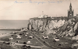 FRANCE - Dieppe - L'église Et Les Falaises - Carte Postale - Dieppe