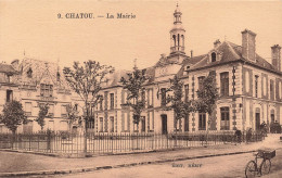 FRANCE - Chatou - Vue Générale Sur La Mairie - Vue Face à L'entrée - Vue De L'extérieur - Carte Postale Ancienne - Chatou