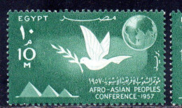 UAR EGYPT EGITTO 1957 AFRO-ASIAN PEOPLES CONFERENCE CAIRO PYRAMIDS DOVE AND GLOBE 10m MH - Unused Stamps