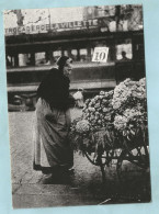 Paris 1900 La Bouquetiere Marchand Ambulant - Venters