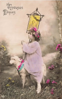 FËTES - VOEUX - Pâques - Joyeuses Pâques - Une Jeune Fille Au-dessus D'un Mouton - Carte Postale Ancienne - Ostern