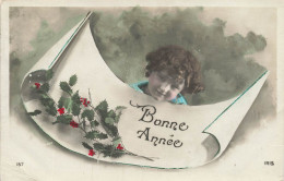 FETES - VOEUX - Nouvel An - Bonne Année - Une Jeune Fille Portant Un Message - Carte Postale Ancienne - New Year