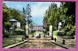 CPSM - RUEIUL MALMAISON 92 - Entrée Du Château Une Voiture Garé Devant Les Grilles - Chateau De La Malmaison