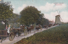 3652	32	Laren, Boerenbruiloft (poststempel 1911) (boven Een Punaisegaatje, Zie Hoeken En Randen) - Laren (NH)