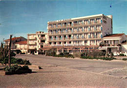 N°41712 Z -cpsm Canet Plage -hôtel Restaurant "le Patio" - Hotels & Restaurants