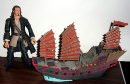 Figurine Pirate Des Caraïbes Will Turner + Bateau - Sonstige & Ohne Zuordnung