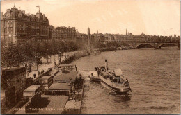 LONDON - Thames EMBANKMENT - Bateau - River Thames