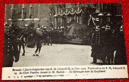 BRUXELLES - Funérailles De Léopold II -    Le Char Funèbre Devant La Cathédrale Sainte Gudule - Familles Royales