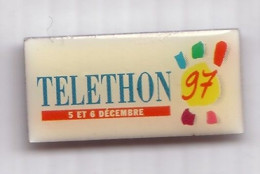 FF252 Pin's Médical TELETHON 97 Association Française Contre Les Myopathies Achat Immédiat - Geneeskunde