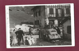 040324 - CARTE PHOTO 64  PYRENEES ATLANTIQUES - Poste Frontière URRUGNE - Auto 4 Cv Renault Immat AT64 - Urrugne