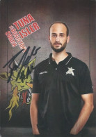 Trading Card KK000624 - Basketball Germany Artland Dragons Quakenbrück 10.5cm X 15cm HANDWRITTEN SIGNED: Tuna Isler - Habillement, Souvenirs & Autres