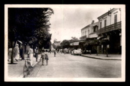 ALGERIE - ORLEANSVILLE - LA RUE D'ISLY - Chlef (Orléansville)