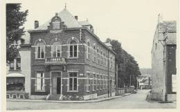 GREZ-DOICEAU : Hôtel De Ville - Graven