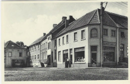 GREZ-DOICEAU : Parvis Saint-Georges (magasin Delhaize) - Graven