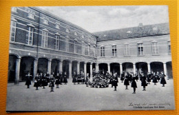 SINT NIKLAAS  - SAINT-NICOLAS  -  Pensionnat Et Ecole Normale - Présentation Notre Dame  - Cour - 1910 - Sint-Niklaas