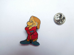 Beau Pin's  , Disney , Un Des 7 Nains - Disney