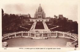 FRANCE - Paris - Vue Sur La Basilique Du Sacré-Coeur Et Le Square Saint Pierre - Carte Postale Ancienne - Eglises