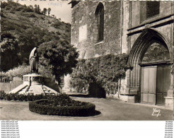 D65  CAMPAN  Intérieur De L' Eglise Et Monument Aux Morts   ..... - Campan