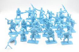 Hing Fat , WW1 French Army 1914-18 Full Set Of 30 , Made In China, Vintage, Lot - Small Figures