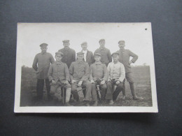 Foto AK 1.WK Um 1916 Soldaten / KGF Lager?! Soldaten In Uniform / Kleine Truppe / Dorchester / England! - Guerra 1914-18