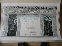 VIEUX PAPIERS - MEDAILLE DU MERITE (48,5 X 31) : UNION NATIONALE DES COMBATTANTS - Diplomi E Pagelle