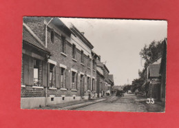 BERTINCOURT         La Gendarmerie Et La Rue Georges - Clémenceau       62 - Bertincourt