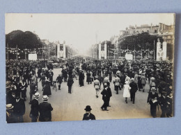 Carte Photo , Fêtes De La Victoire 1919 , Rond Point Des Champs Elysées - Champs-Elysées